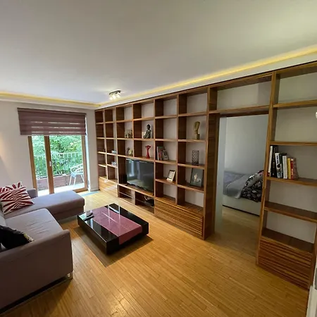 Apartment Comewa *