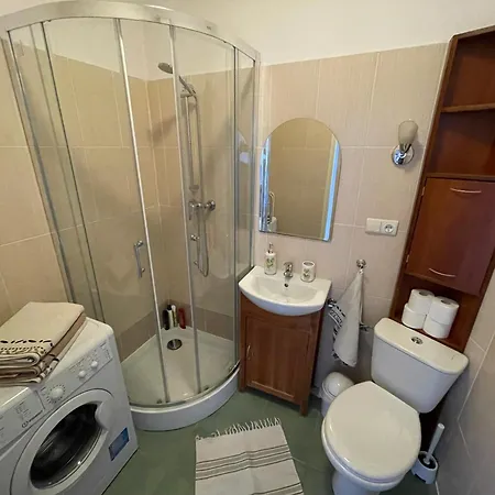 Apartament Comewa *